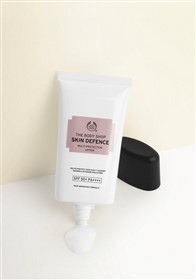 لوسیون ضدآفتاب و محافظت کننده بادی شاپ Body Shop Skin Defense حجم 40 میلی لیتر