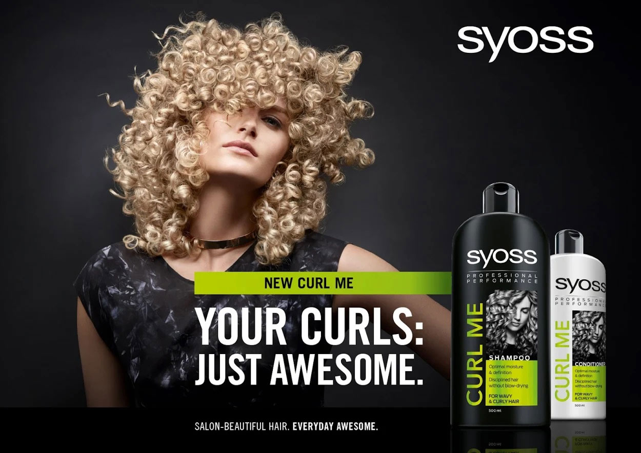 Рекламирует шампунь. Реклама шампуня Syoss. Реклама шампуня сьес. Реклама шампуня для волос Syoss. Сьёс шампунь реклама.